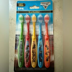 Brush Buddies 5-Pack Toothbrush Set